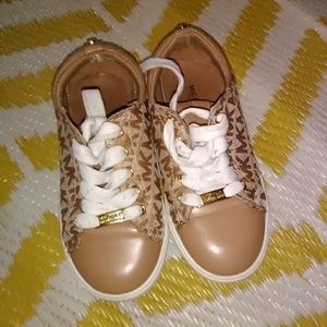 Michael Kors Girls size 11